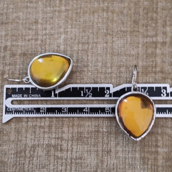 Kenneth Cole Reaction Silver Tone Amber Tear Drop Earrings - Picture 4 of 7